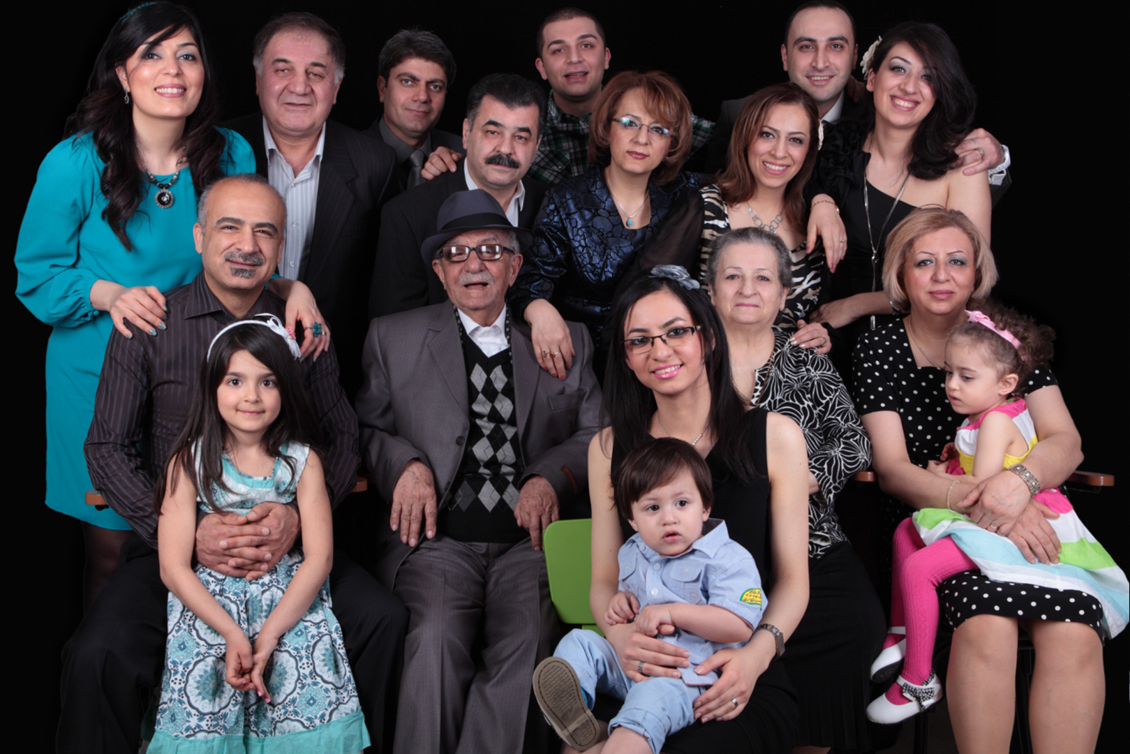 Family gathering photography -Neda dalir Branding, photographer web designer